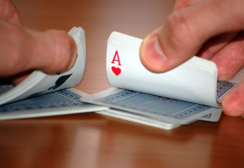 Shuffling-cards-in-casino421