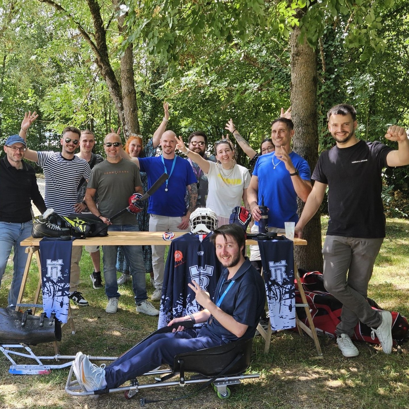 équipes Néosoft Tours sensibilisation para-hockey